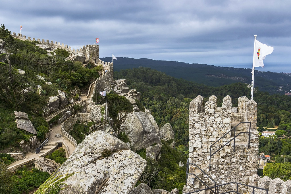 4 Days In Lisbon: The Charming Itinerary Guide 21 Castelo dos Mouros