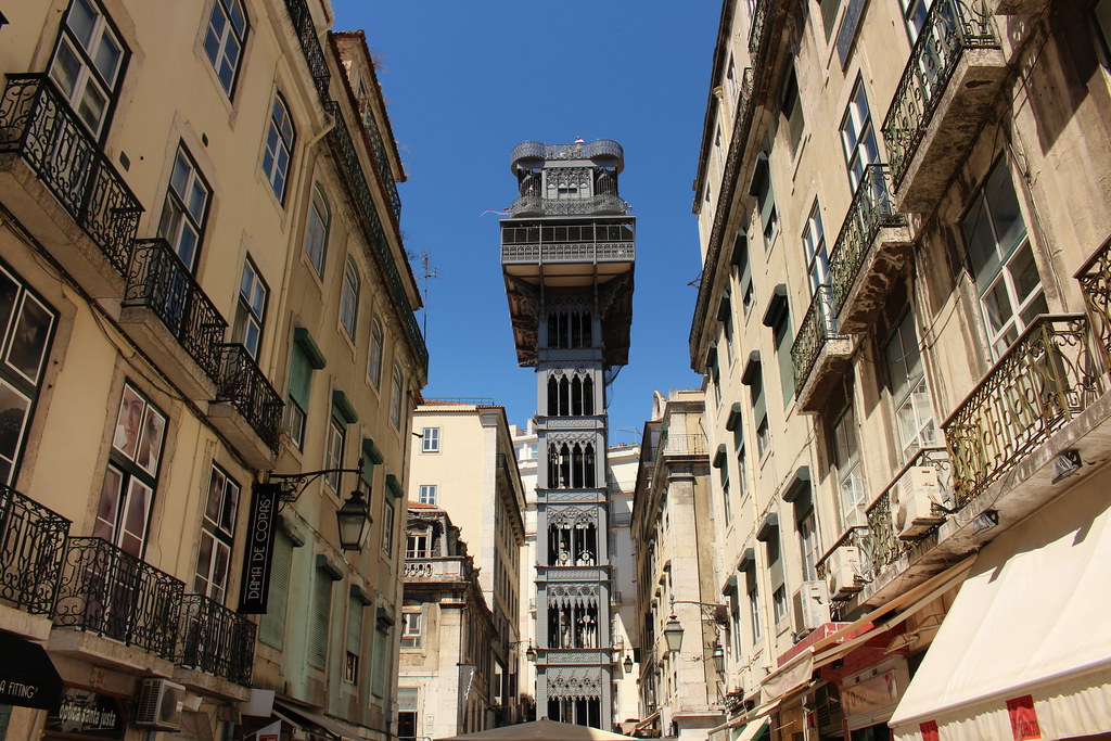 São Jorge Castle Lisbon: Directions & Ticket Prices Guide 5 Elevador-de-Santa-Justa