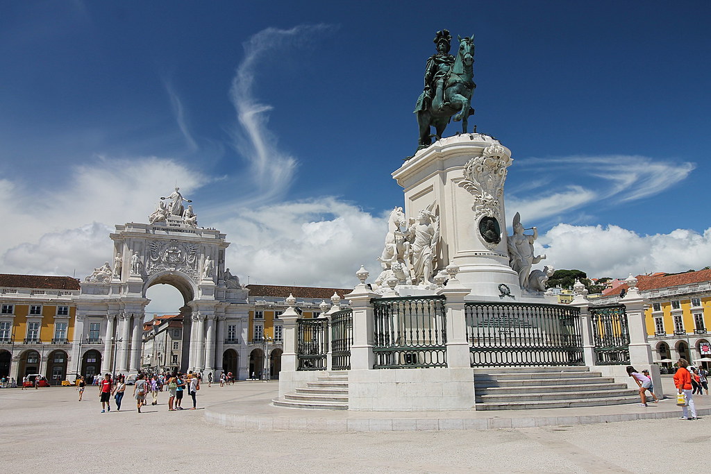 14 Best Budget Hotels in Lisbon Under $150 6 Praca-do-Comercio-1