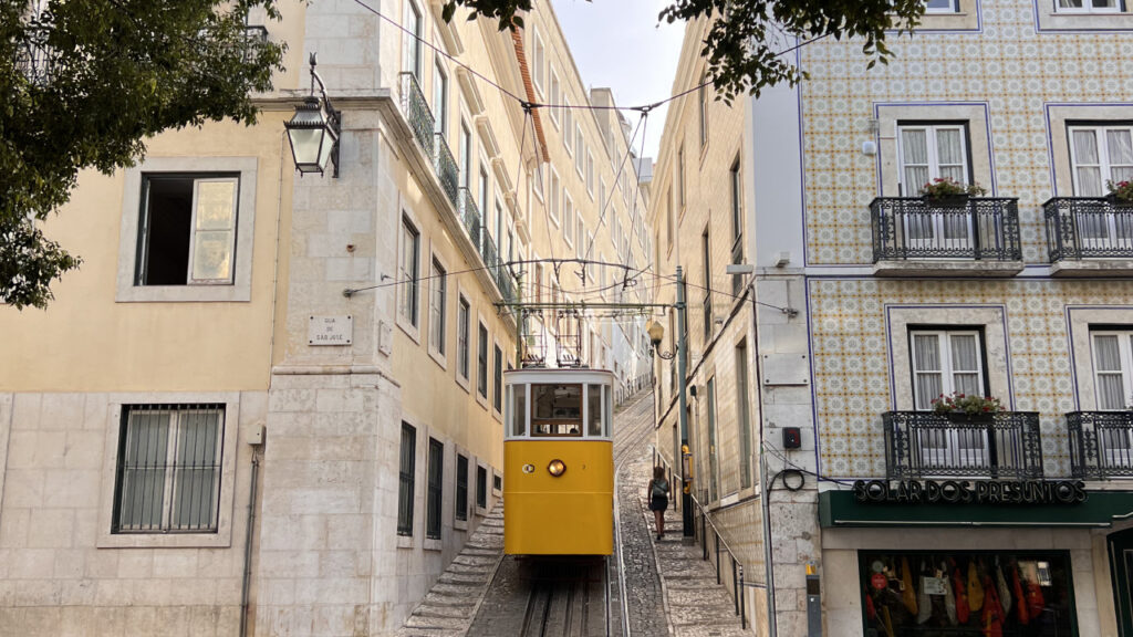 Avenida da Liberdade: What to See and Do 19 tram in lisbon close to avenida da liberdade