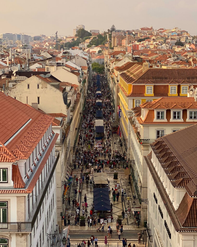 Why Visit Lisbon? 7 Reasons To Visit This Magical Place 11 lisbon crowded