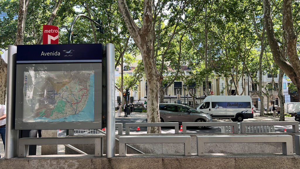 First Time in Lisbon: Everything You Need to Know 5 lisbon metro