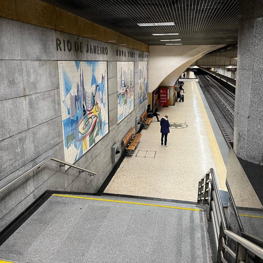 Navegante Card: The Cheapest Way To Experience Lisbon 3 lisbon metro station