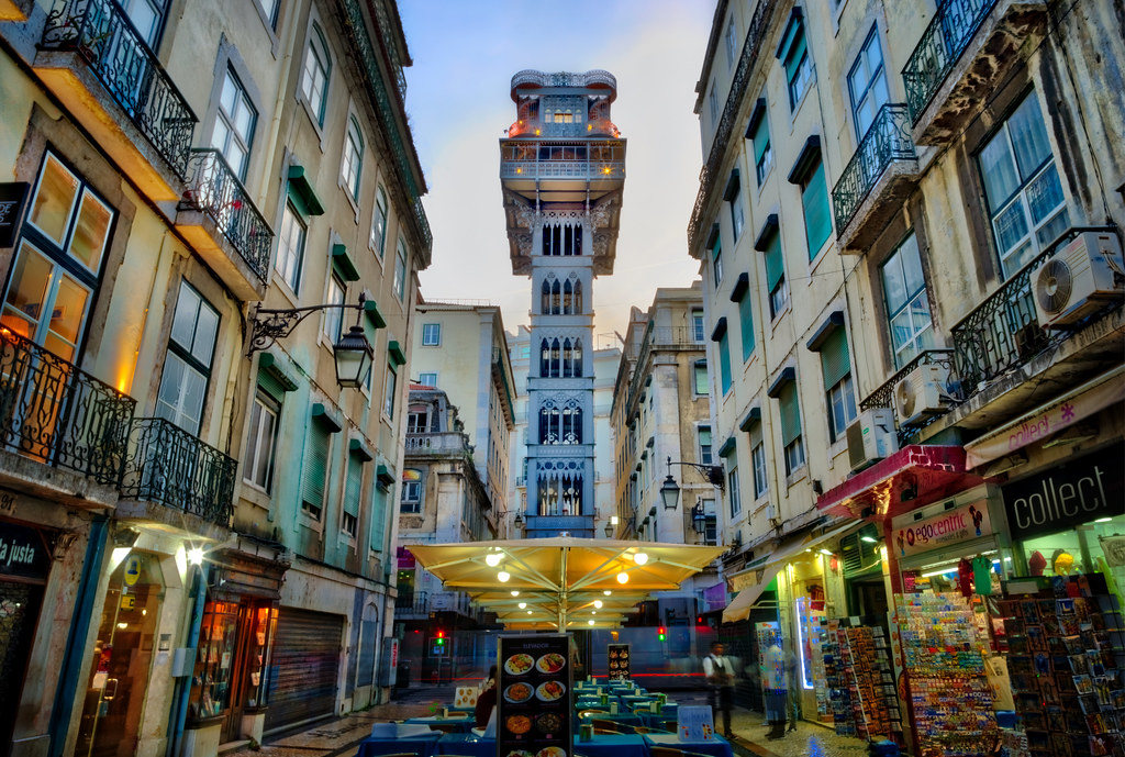 40 Fun Things to Do in Lisbon (No. 25 is my favorite) 11 Alfama-Elevador-de-Santa-Justa