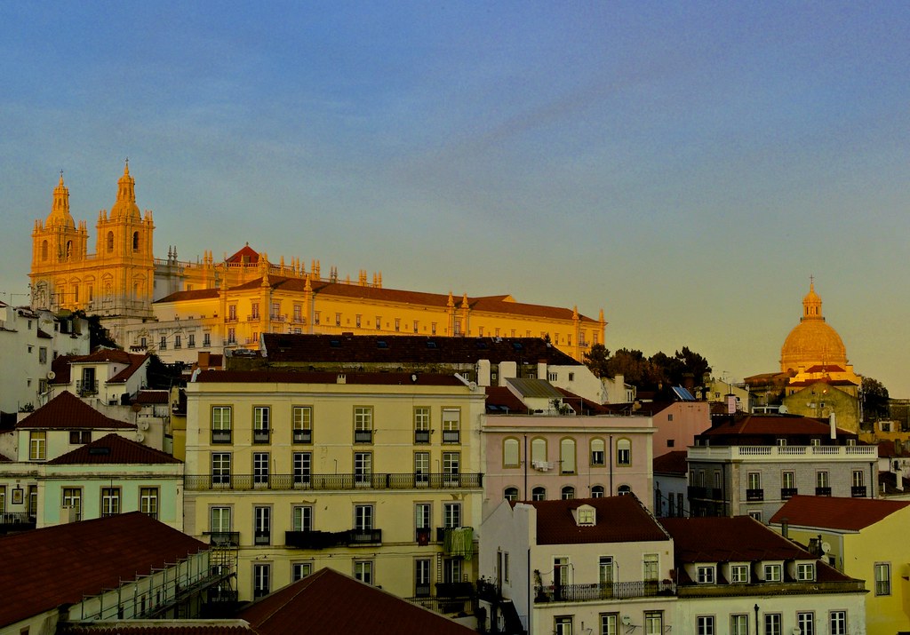 Driving in Lisbon: Tips, Best Routes, Avoid the Chaos 6 Alfama Lisbon A Full Tourist Guide