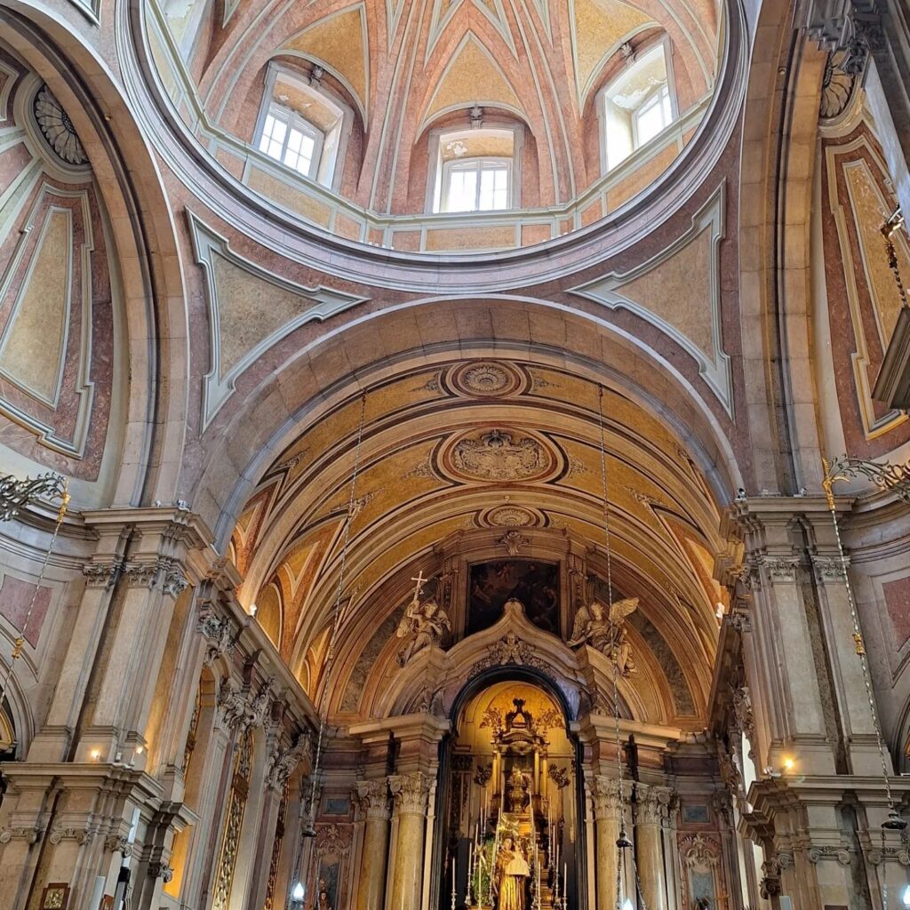 Inside Igreja de Santo António