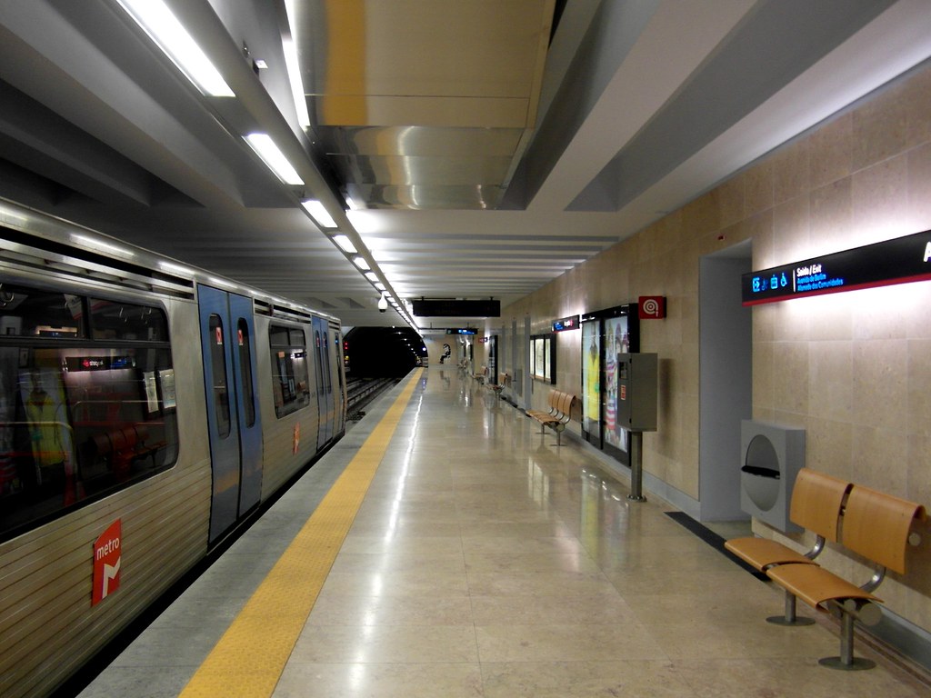 Lisbon Metro: Everything You Need to Know 4 Lisboa Airport Metro