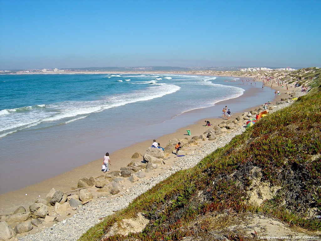 Surfing in Lisbon: All The Best Surf Spots For Everyone 8 Praia-da-Gamboa-e-de-Pineche