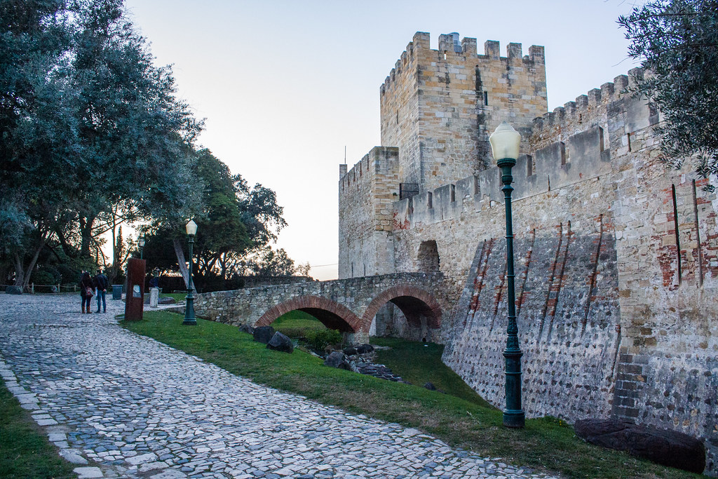 São Jorge Castle Lisbon: Directions & Ticket Prices Guide 1 São Jorge Castle