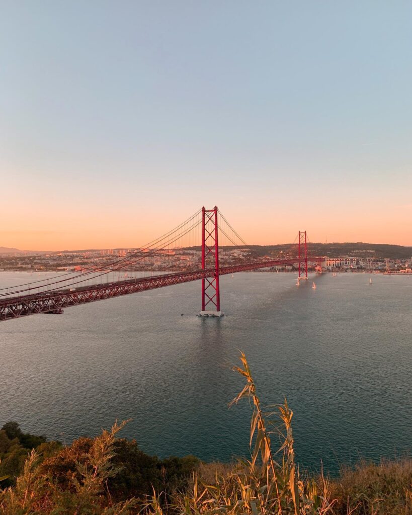 26 Surprising Facts About Lisbon, Portugal 9 ponte 25 abril bridge in winter