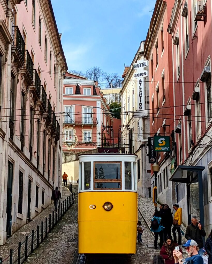 spring tram avenida da liberdade