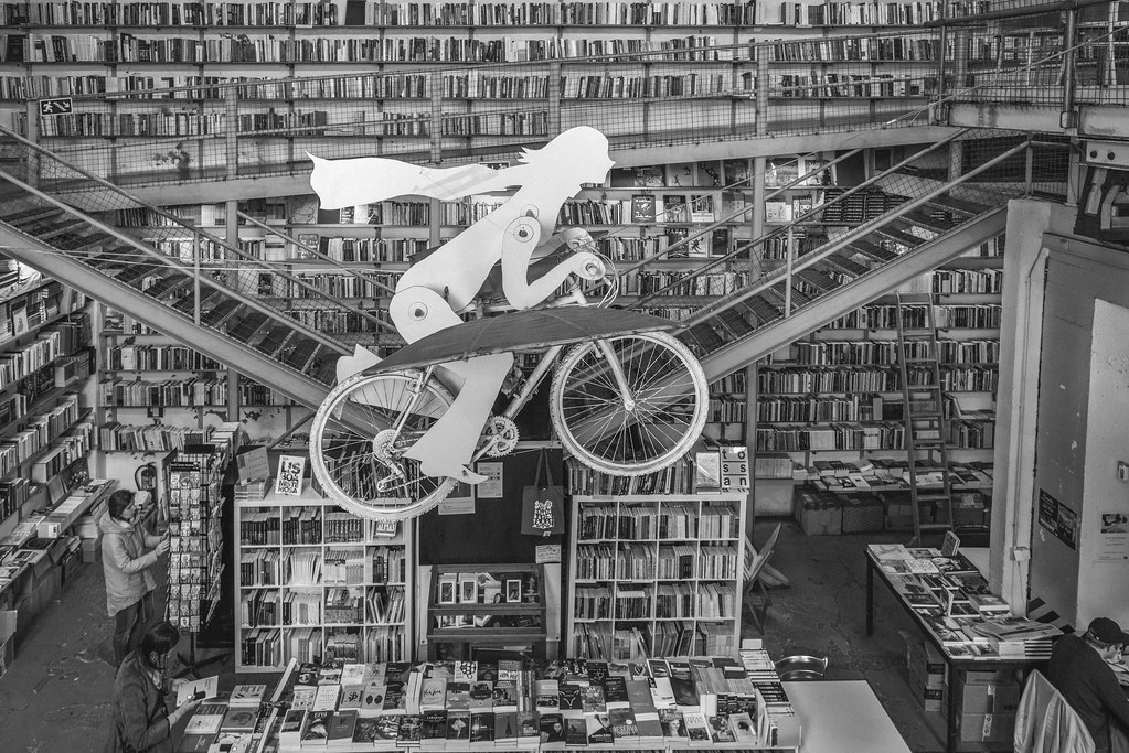 Ler-Devagar-Bookstore