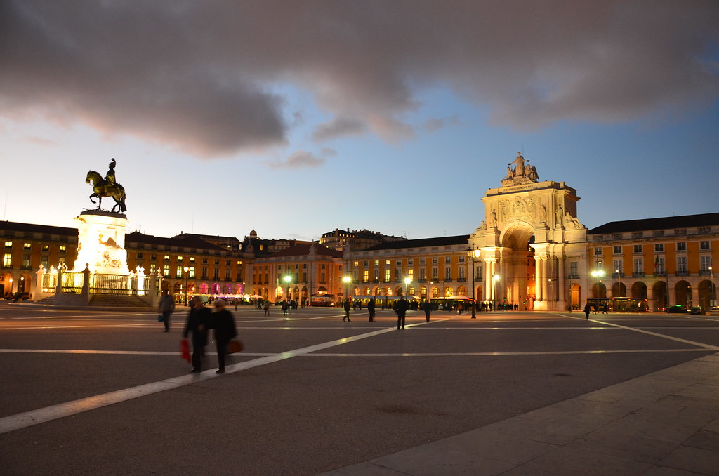 40 Fun Things to Do in Lisbon (No. 25 is my favorite) 8 Praça do Comércio