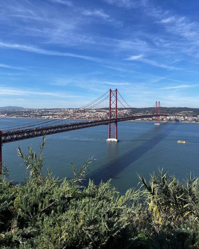 Lisbon in September: Weather and Things to do (+Tips) 9 25th Abril Bridge