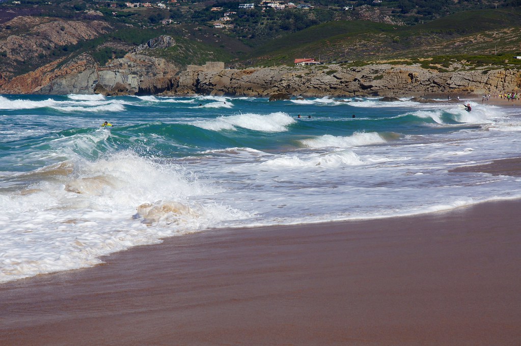 Visiting Lisbon With Kids: What to Do and Visit 17 Lisbon Beaches