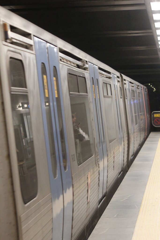 Lisbon Metro: Everything You Need to Know 5 Train-to-Nazare