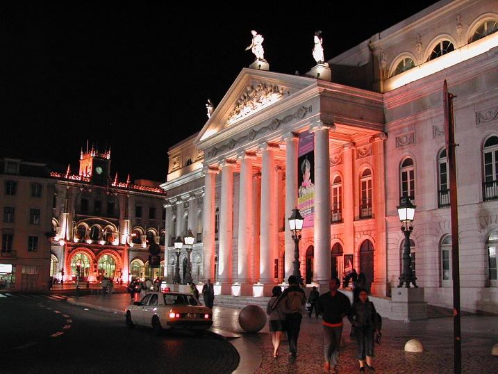 Rossio Square in Lisbon 4 Lisbona_Teatro_Nazionale