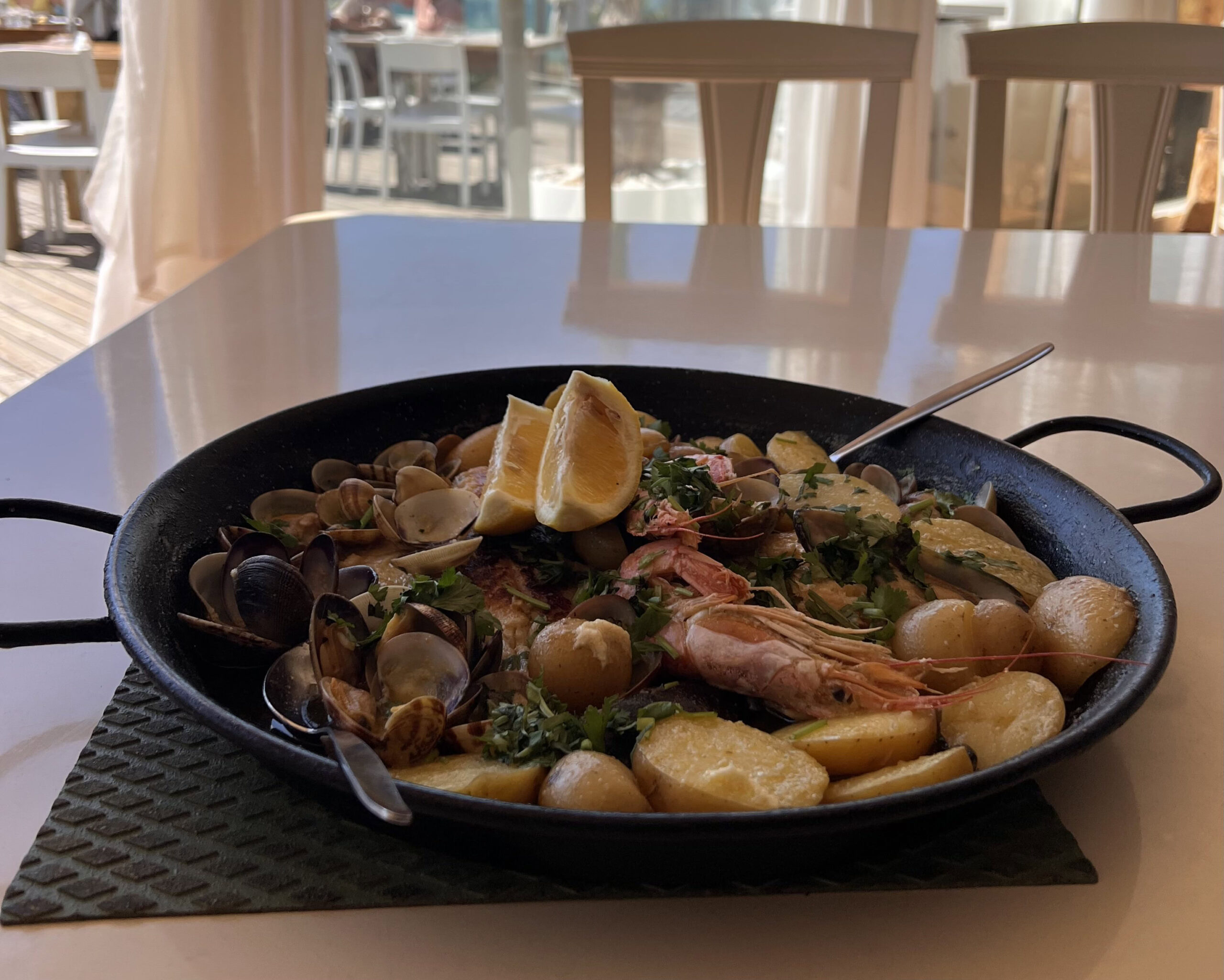 4 Days In Lisbon: The Charming Itinerary Guide 29 seafood_lisbon