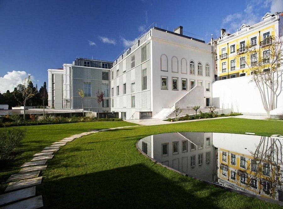 Estrela Lisbon: A Quiet Neighborhood (Travel Guide) 24 Hotel da Estrela