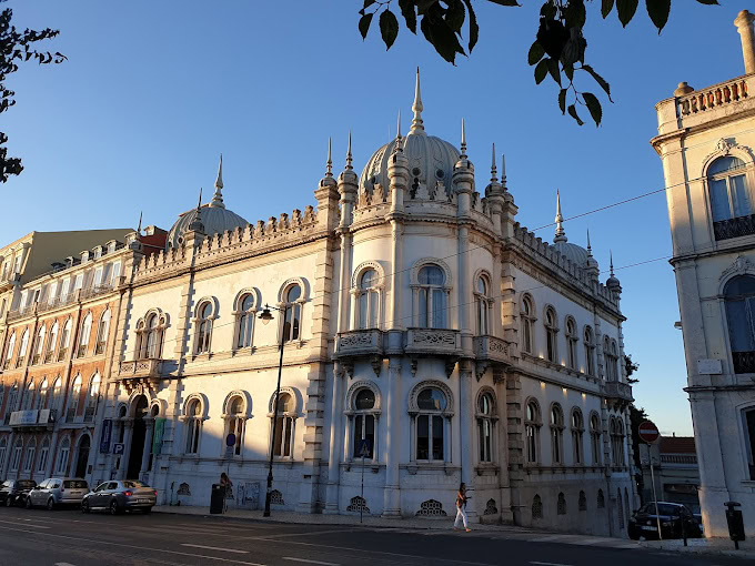 Principe Real: What to Do, Stay, Eat, and More 7 Ribeiro da Cunha Palace
