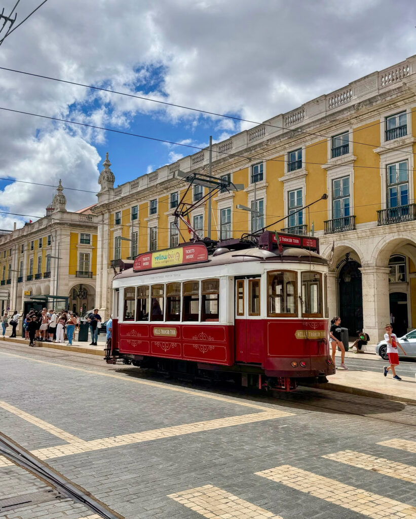 lisboa card tram