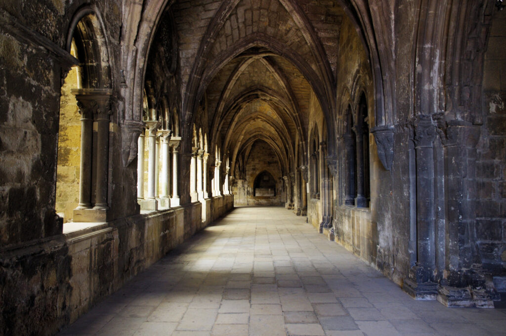 Lisbon Cathedral - Sé de Lisboa - Travel Guide 3 Cloisters of the Cathedral of Lisbon