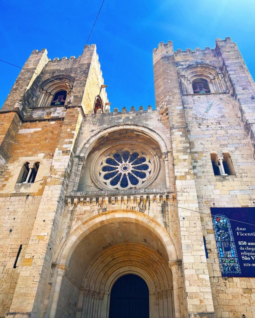 Lisbon Cathedral - Sé de Lisboa - Travel Guide 2 Lisbon Church