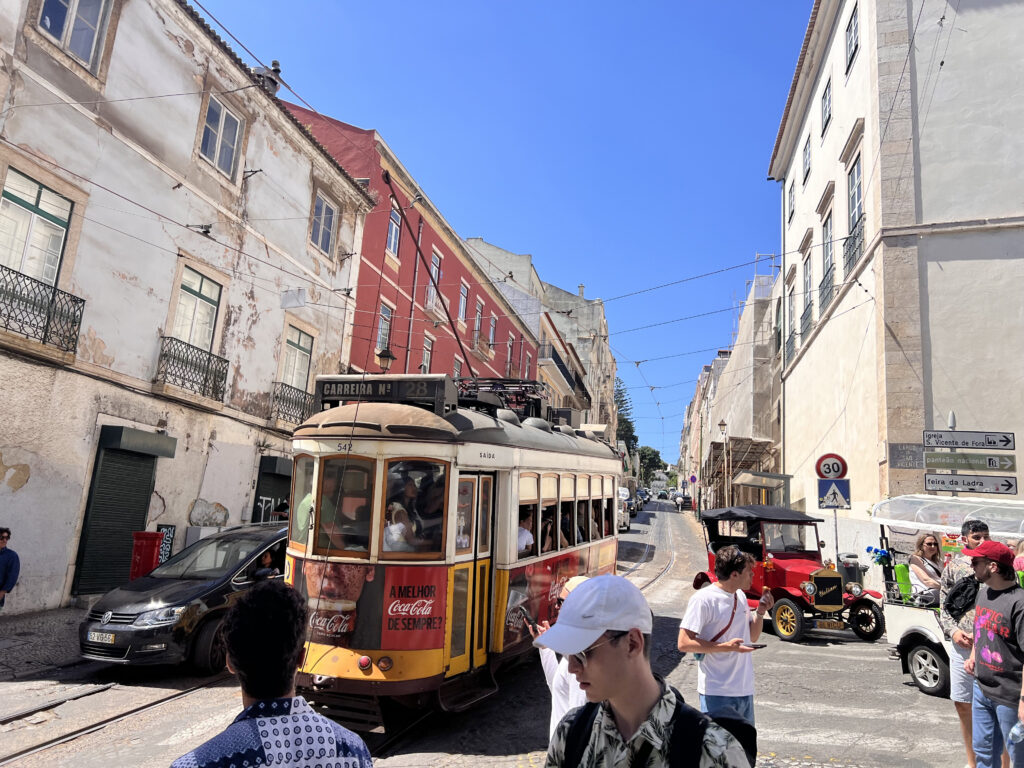 Graça Lisbon: A Neighborhood Guide 2 Rua da Graça