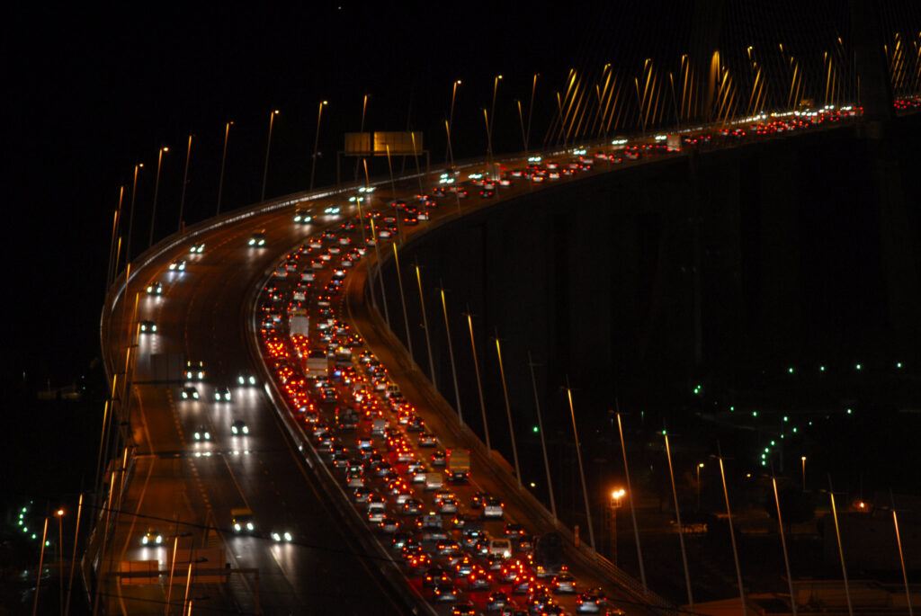 Driving in Lisbon: Tips, Best Routes, Avoid the Chaos 3 Rush hour