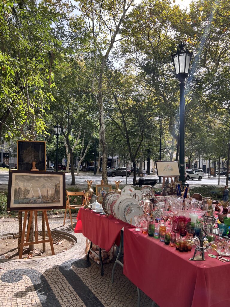 Avenida da Liberdade: What to See and Do 9 feira na avenida